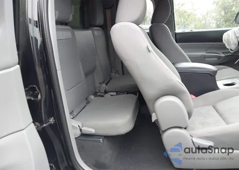 2013 Toyota Tacoma Access Cab z USA, uszkodzony, nr VIN 5TFUX4EN8DX021099